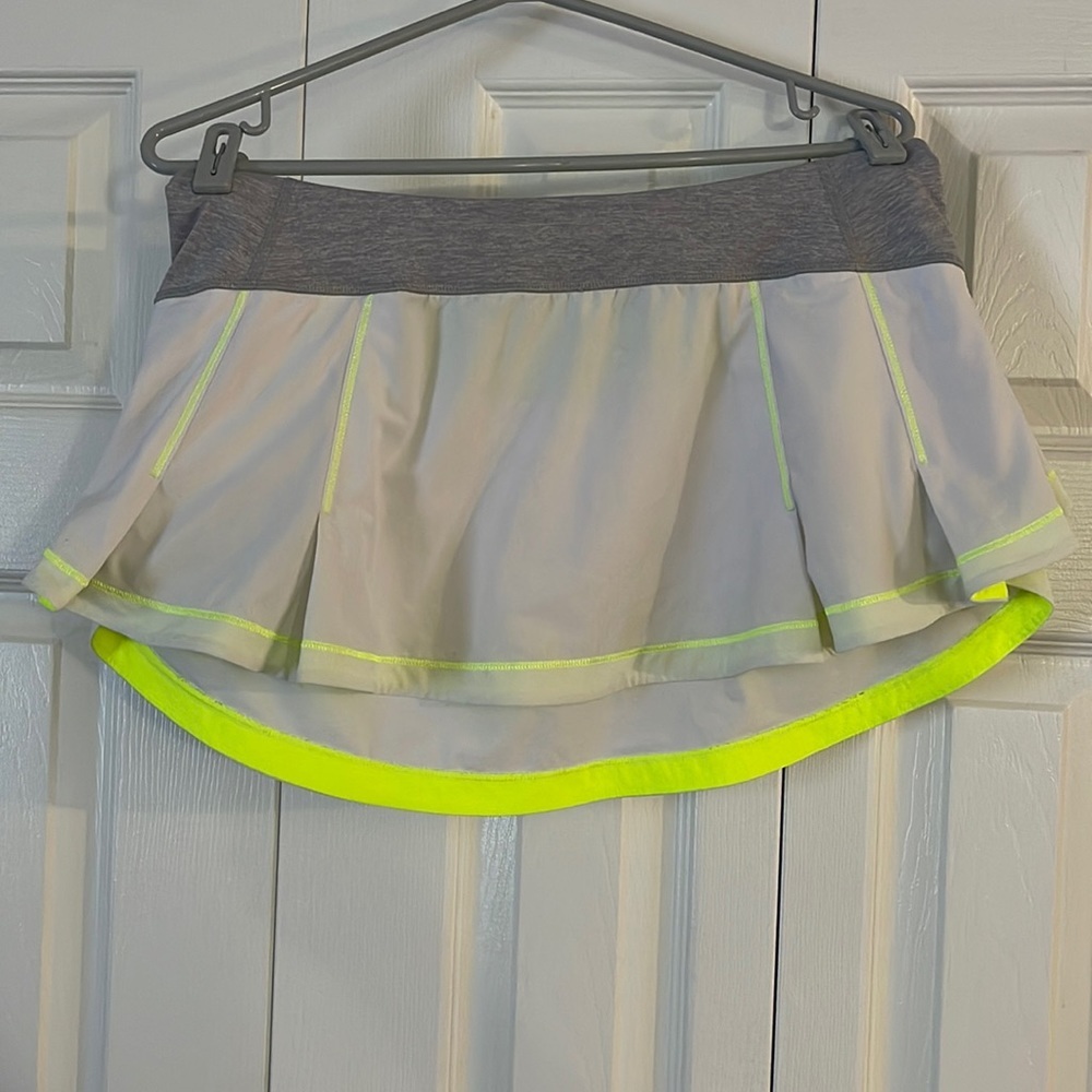 Lululemon Presta Skirt White/Sunday/Metallic Silver❤️‍🔥❤️‍🔥❤️‍🔥